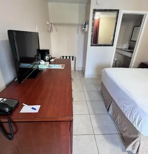 Clearwater Hotel 3*