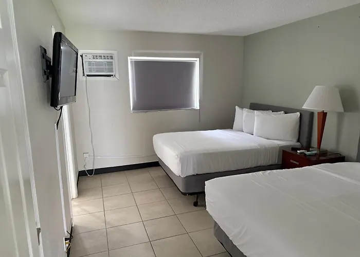 Hotel Clearwater 3*