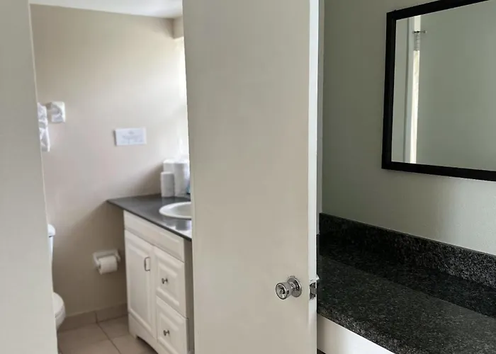 Clearwater Hotel 3*