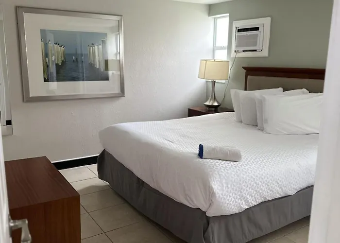 Clearwater Hotel 3*